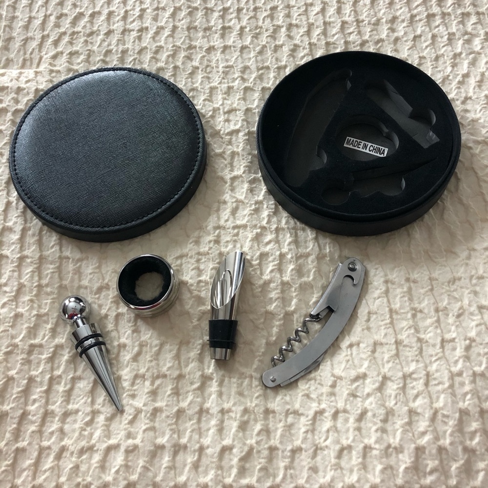 Wine corkscrew set *Brand New in Box*